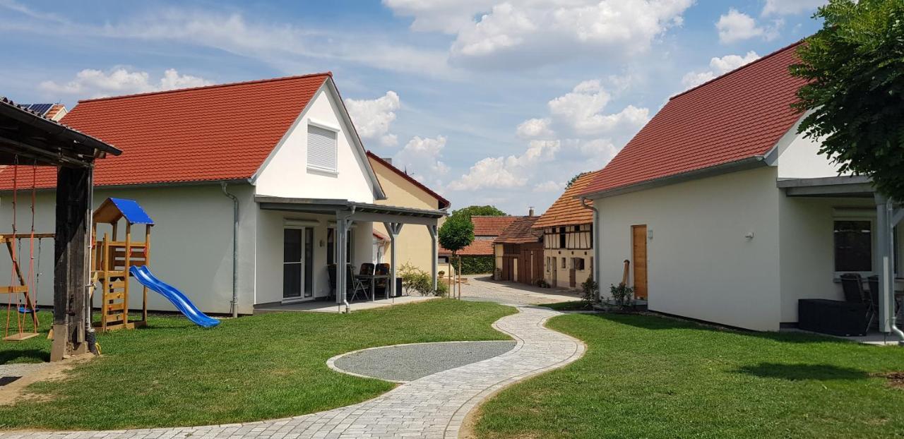 Ferienhaeuser May Weigenheim ภายนอก รูปภาพ