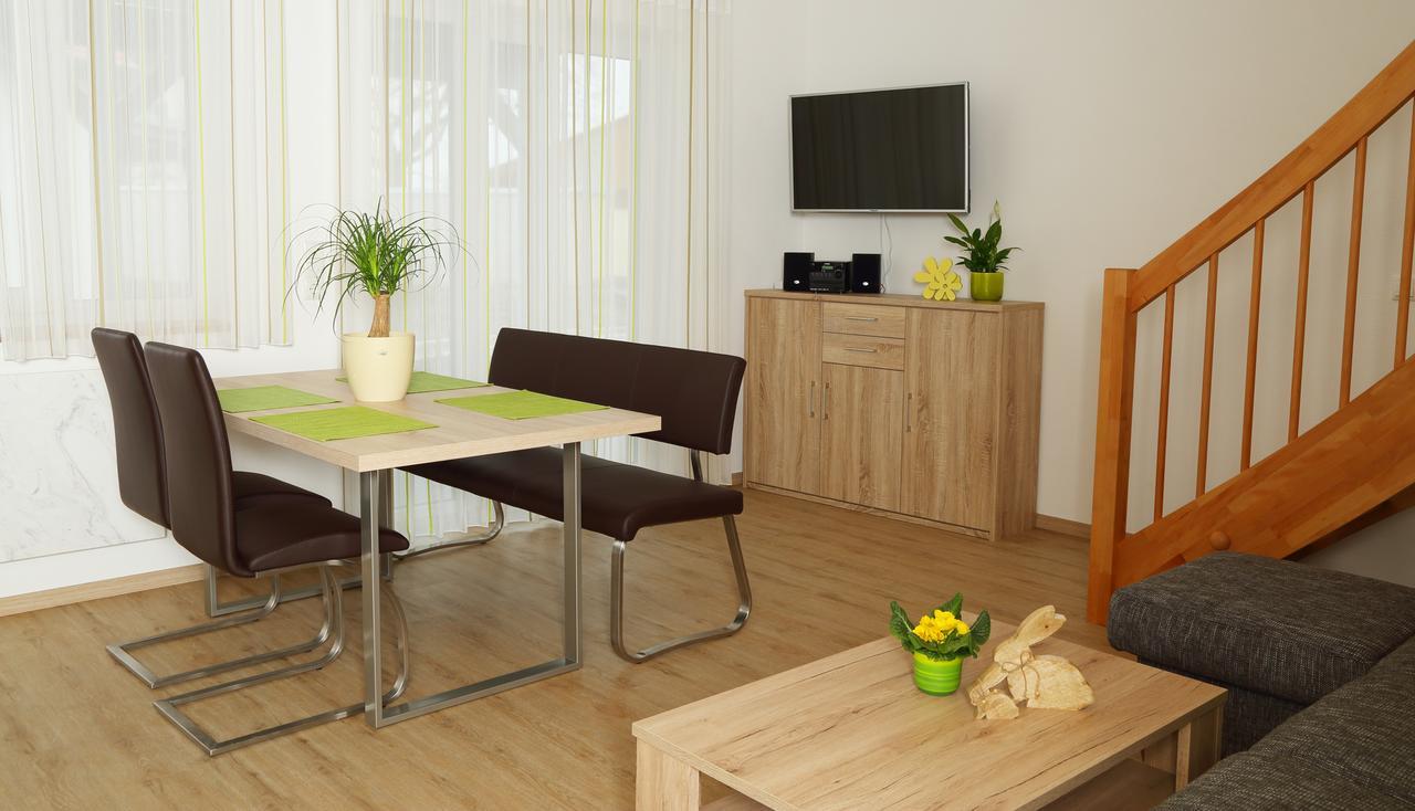 Ferienhaeuser May Weigenheim ภายนอก รูปภาพ